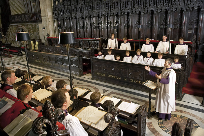  The quire is used daily. Girl choristers were admitted for the first time in 2009. 